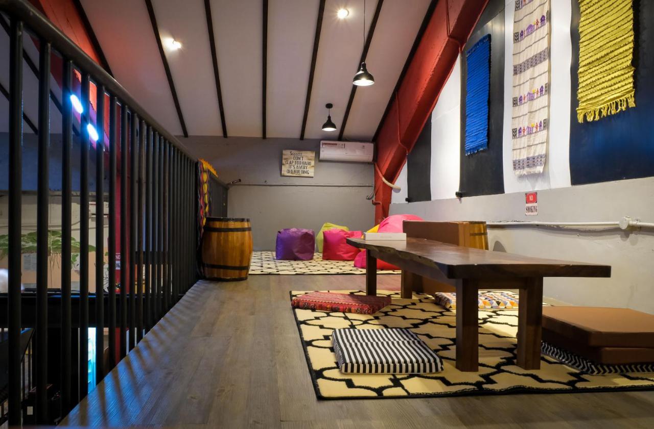 Mel'S Dorm Hostel Джакарта Екстериор снимка