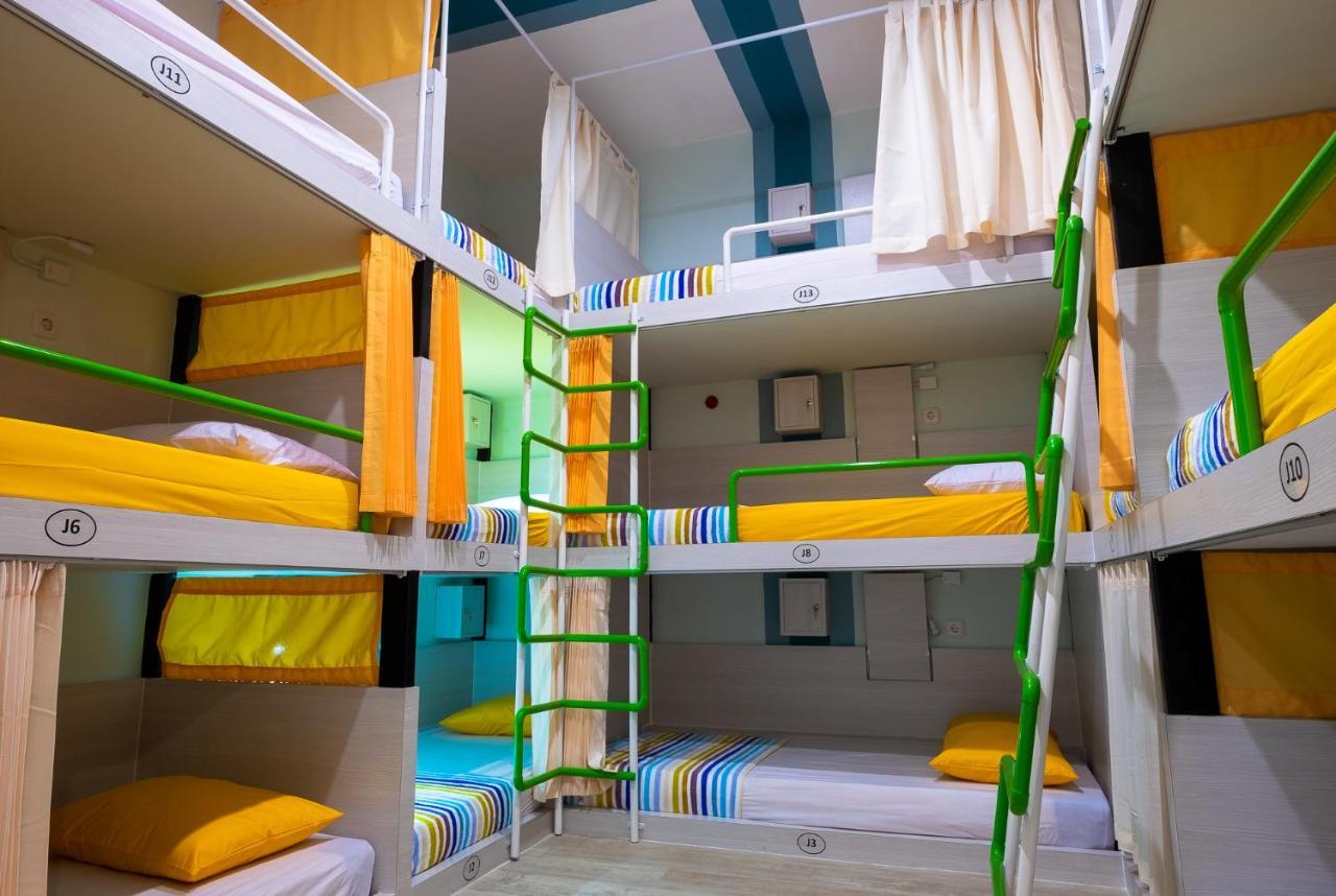 Mel'S Dorm Hostel Джакарта Екстериор снимка