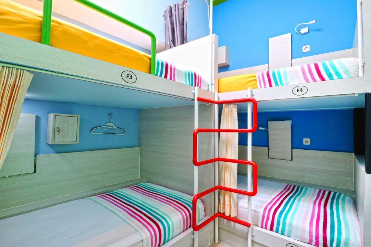 Mel'S Dorm Hostel Джакарта Екстериор снимка