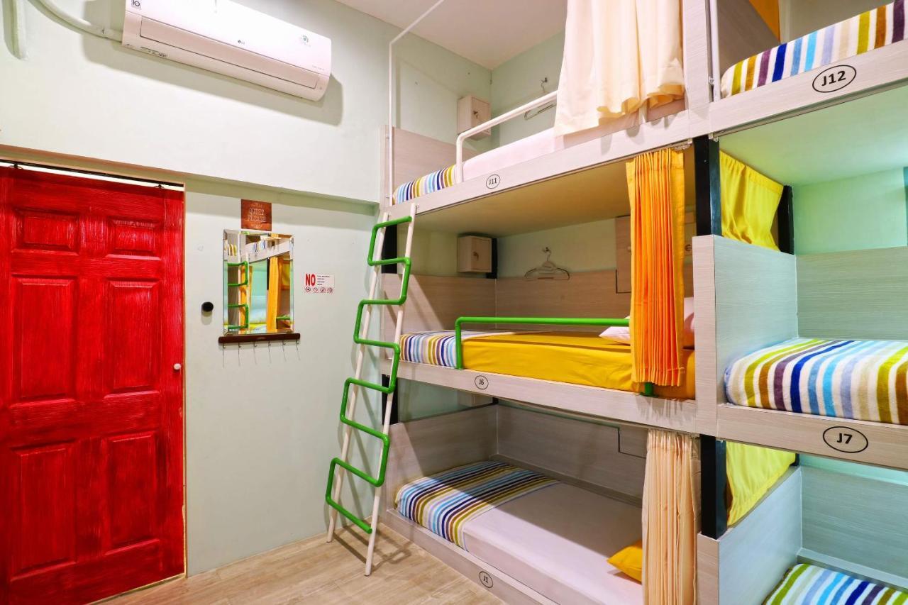 Mel'S Dorm Hostel Джакарта Екстериор снимка