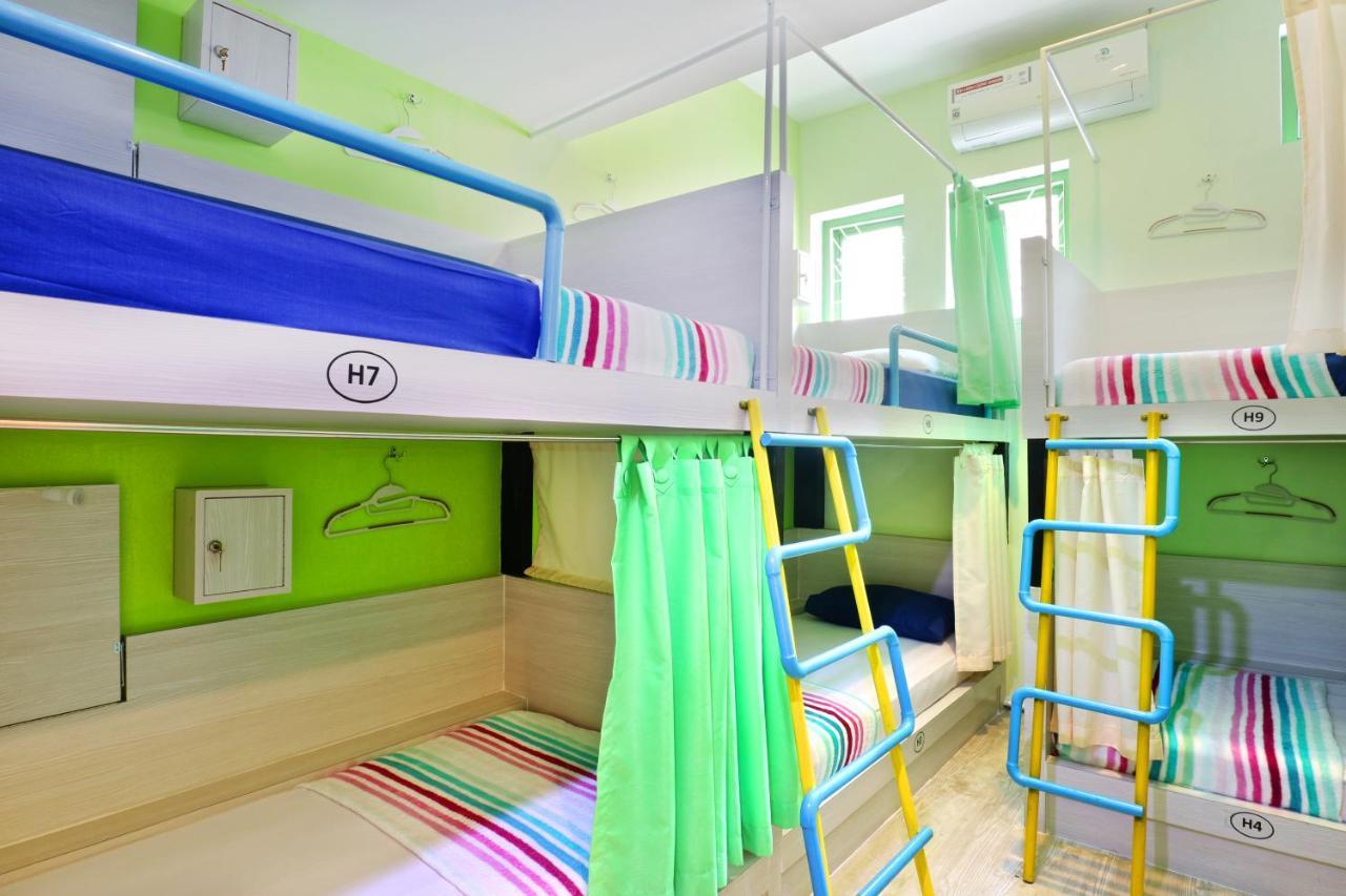 Mel'S Dorm Hostel Джакарта Екстериор снимка
