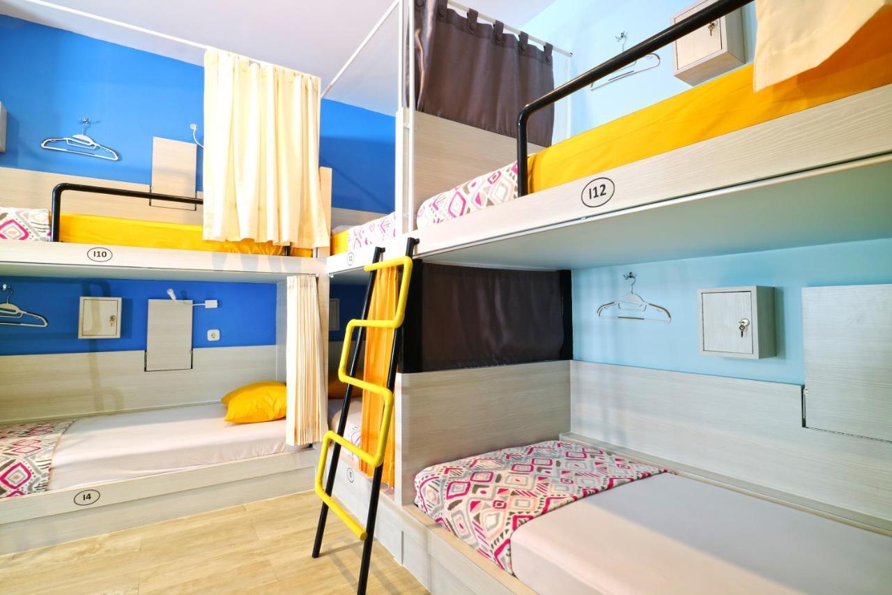Mel'S Dorm Hostel Джакарта Екстериор снимка