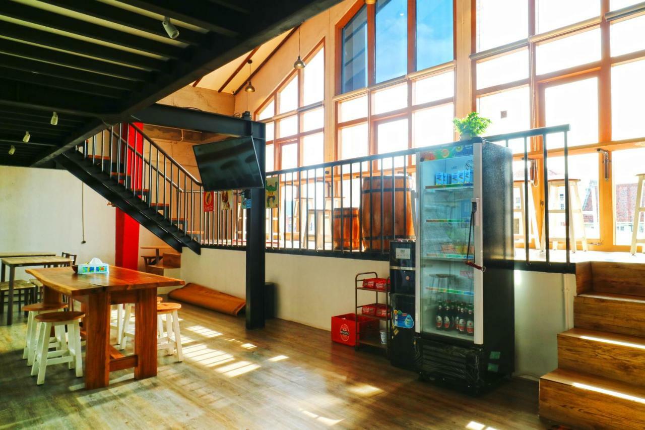Mel'S Dorm Hostel Джакарта Екстериор снимка