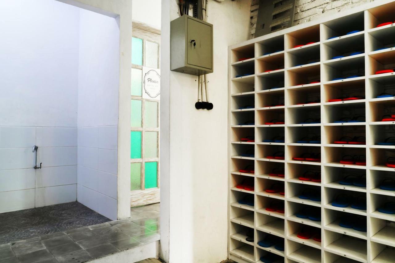 Mel'S Dorm Hostel Джакарта Екстериор снимка